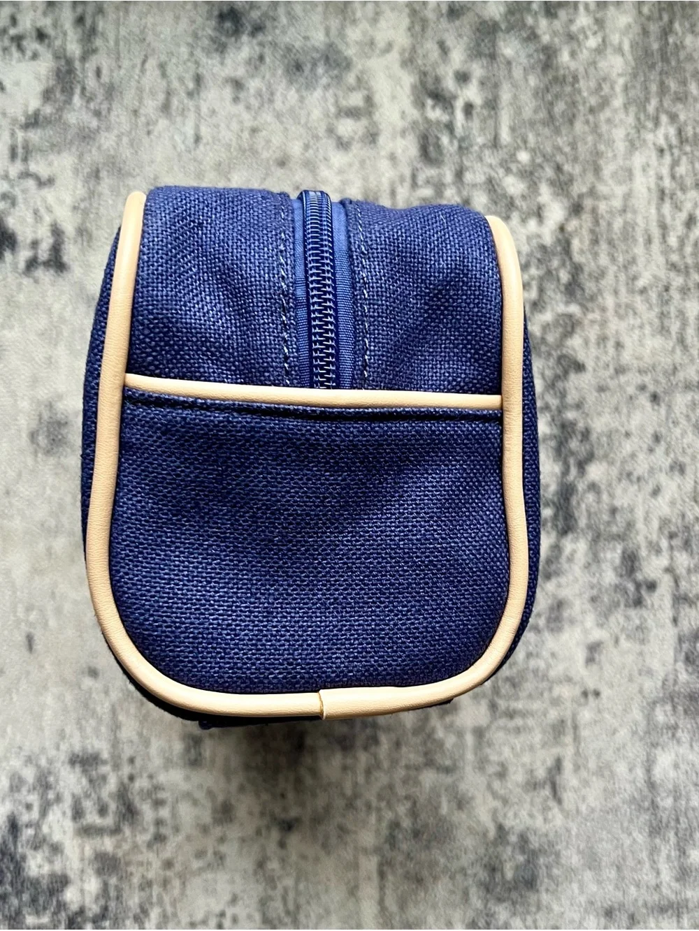 SPARTINA 449 Navy Travel Pouch Flagstick on Green